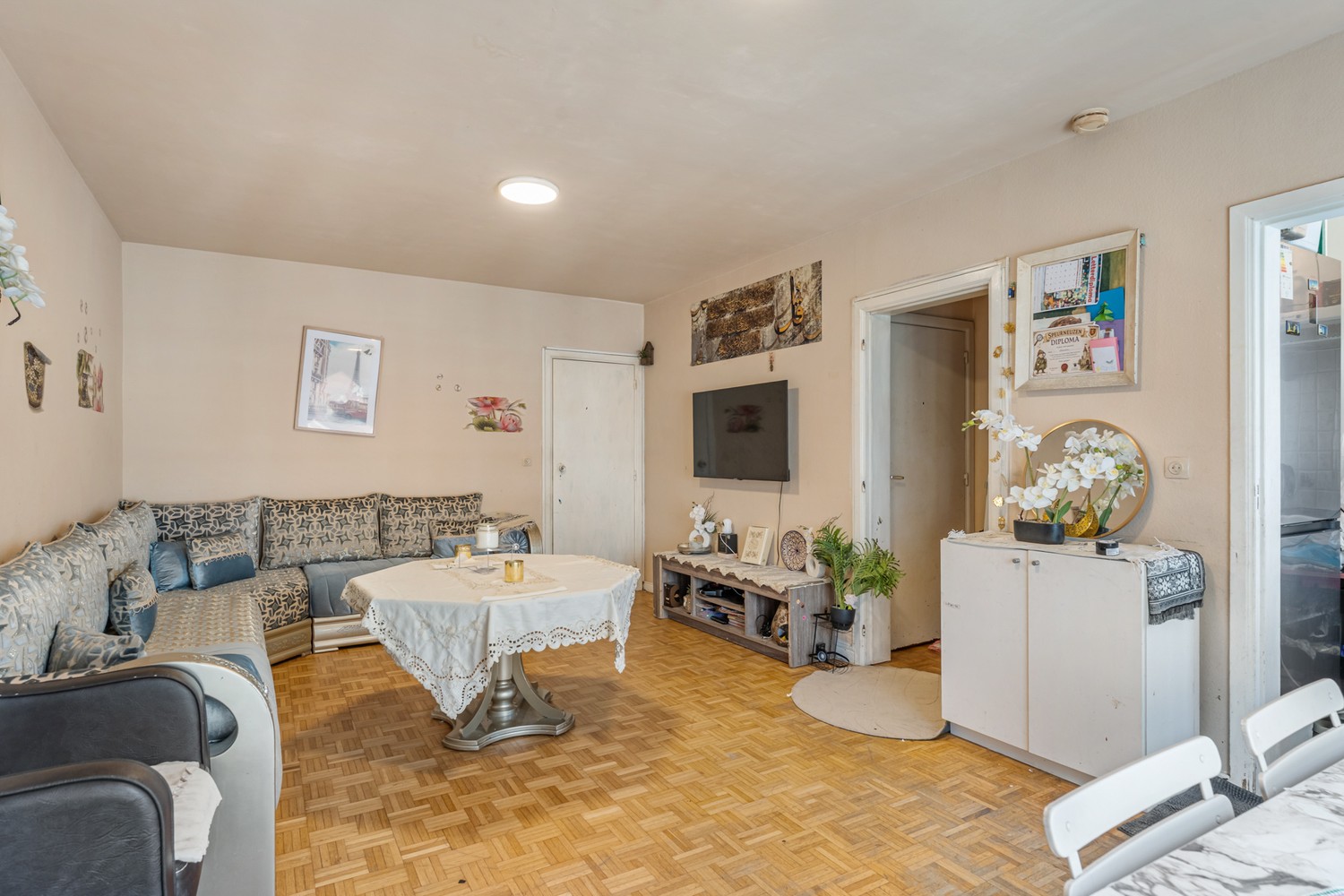 Leuk appartement met 2 slaapkamers met zicht op het Ladeuzeplein ! - foto 5