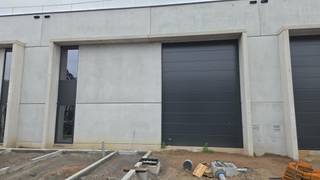 Ben je op zoek naar een nieuwbouw KMO-unit met een interessante ligging? Zoek niet verder! Deze unit gelegen in het Business Park Wildebeek heeft alles wat je zoekt. <br /><br />Indeling: <br />- Opslag/werkruimte <br />- Toilet<br /><br />Bijzonderheden:<br />- Goede ligging nabij Aalst en de oprit van de E40 <br />- Mogelijkheid om niet enkel als opslag te gebruiken, maar ook als werkplaats te gebruiken<br /><br />Mis deze kans niet en vraag vandaag nog uw bezoek aan. <br /><br />Bij Albert kom je thuis