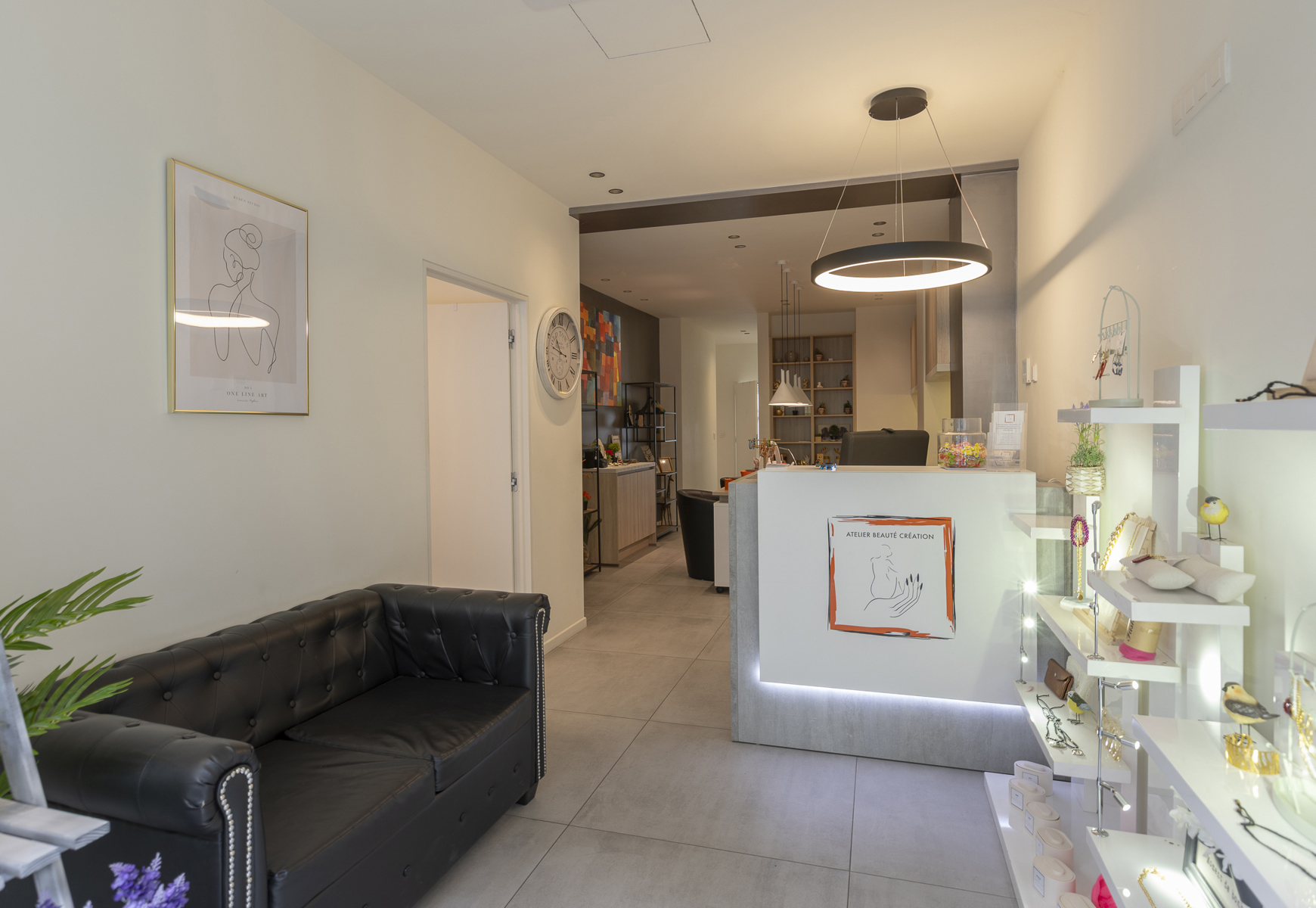 Prachtig handelsgelijkvloers met terras en tuin - foto 4