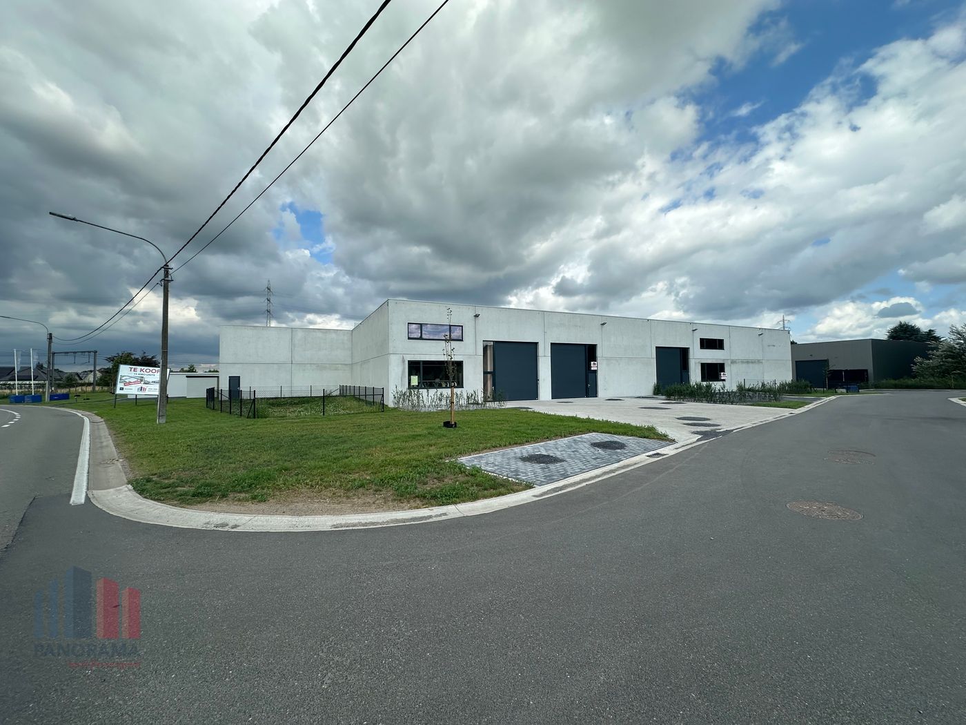 430 m² nieuwbouw KMO-unit op 585 m² terrein te koop - foto 2