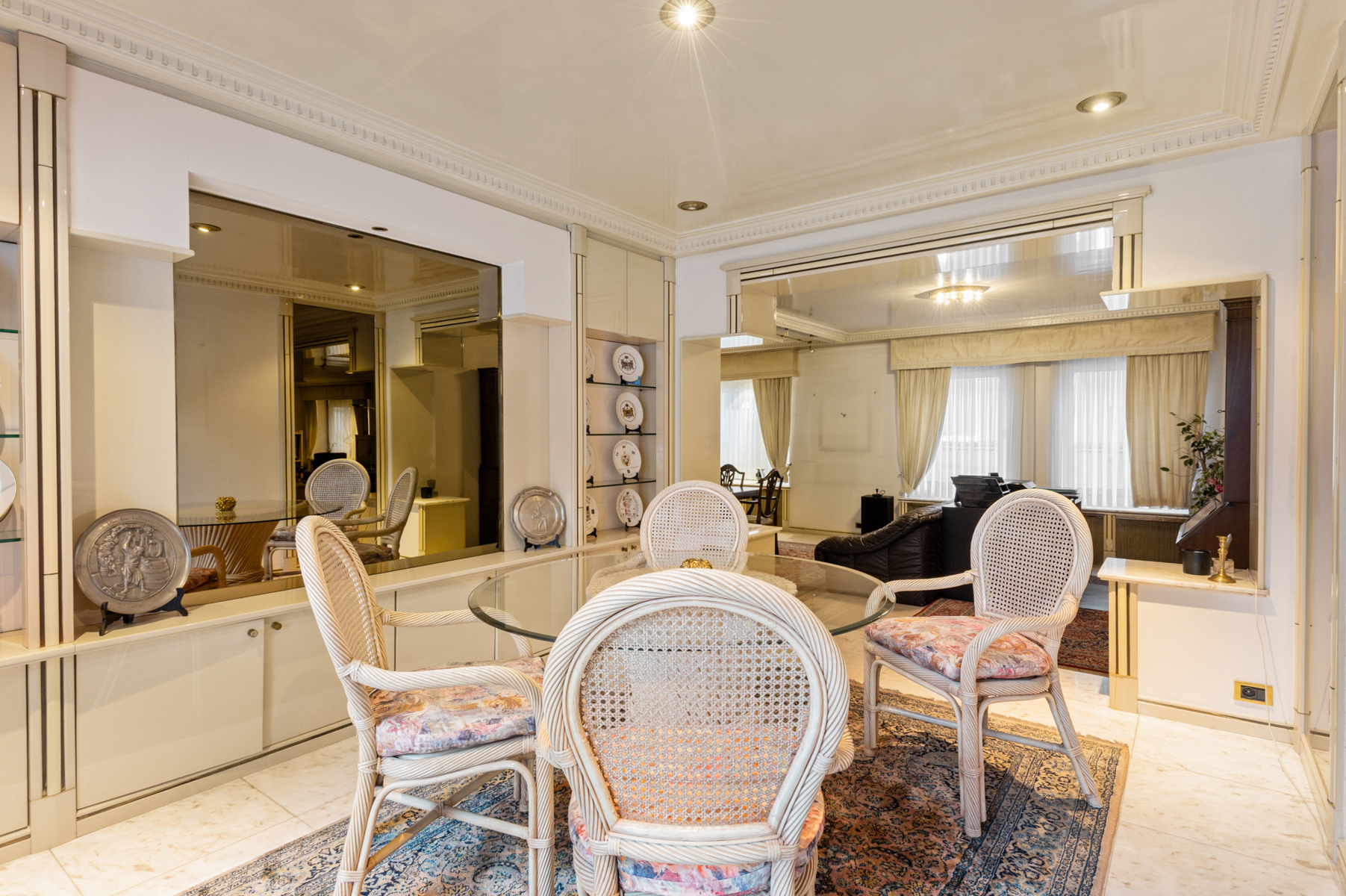 Indrukwekkend handelshuis met tijdloze 80’s elegantie - foto 4