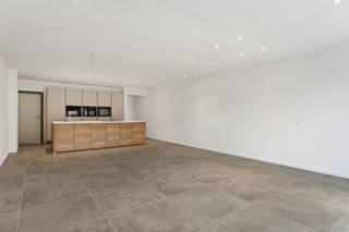 Ontdek deze prachtige nieuwbouwwoning die comfort, stijl en energiezuinigheid perfect combineert! Bij het binnenkomen word je verwelkomd in een...