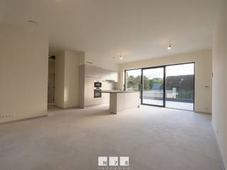 <span><span><strong><span>VERNIEUWD APPARTEMENT OP DE EERSTE VERDIEPING MET 2 SLAAPKAMERS EN TERRAS, NABIJ HET CENTRUM VAN STOKKEM</span><br /><br /></strong><strong>WERKWIJZE HUURDOSSIER<br /></strong>Interesse? Surf dan zeker naar onze advertentie via https://www.groepn.be/appartement-te-huur-in-dilsen-stokkem/7891598.<br />Uw kandidatuur kan ingediend worden via https://mijnhuurprofiel.be/property/a4c90c46-3076-418e-8629-543e7918bcb6/login.<br />Aanvaarding gebeurt steeds in overleg met de verhuurder op basis van de gevraagde gegevens en documenten.<strong><br /><br />EXTRA INFORMATIE<br /></strong>- Maandelijkse huurprijs: 1.150 EUR.<br />- Geen gemeenschappelijke kosten.<br />- Huurwaarborg: 3 maanden huur: 3 x 1.150 EUR = 3.450 EUR.<br />- Gewenste duur huurcontract: 1 jaar.<br />- Onmiddellijk beschikbaar.<br />- Kosten plaatsbeschrijving in- én uitrede zijn voor de helft ten laste van de huurder.<br /><strong><br />TROEVEN<br /></strong>- Verwarming (en passieve koeling) met individuele geothermische warmtepomp (hoog rendement).<br />- Vloerverwarming in alle privé ruimtes.<br />- Zonnepanelen aanwezig (6 x 465WP = 2.790WP).</span></span><span><br />- Batterij aanwezig.<br />- De warmtepomp, de PV’s met hybride omvormer en de batterijen leveren een extreem lage energiekost op per maand.<strong><br /><br /></strong><strong><br />GELIJKVLOERS<br /></strong>- Inkomhal (2,50m x 7,50m = 18,75m²): toegang tot het 1ste verdiep met trap, tegelvloer.<br /><br /><strong>VERDIEPING +01</strong><br />- Woonkamer + keuken (7,50m x 8,00m = 60m²): ingerichte keukenwand met eiland, oven, inductiekookplaat, dampkap, spoelbak, vaatwasser, koelkast, onderkasten en bovenkasten, schuiven, toegang tot het terras, tegelvloer.</span><br /><span>- Toilet (1,00m x 2,00m = 2,00m²): hangtoilet, spoelbak met onderkast, tegelvloer.</span><br /><span>- Berging (1,50m x 3,00m = 4,50m²): technische ruimte, spoelbak, aansluiting wasmachine, tegelvloer.<br /></span>- Overloop (2,50m x 3,00m = 7,50<span>m²): tegelvloer.</span><br /><span>- Badkamer (2,00m x 3,00m = 7,50m²): dubbele lavabo, douche, spiegel- en onderkast, handdoekradiator, tegelvloer.<br />- Slaapkamer 1 (3,00m x 2,50m = 7,50m²): tegelvloer.<br />- Slaapkamer 2 (3,00m x 2,50m = 7,50m²): tegelvloer.<br /><br /></span><br /><span><strong>EXTERIEUR</strong></span><br /><span>- Terras (8,40m x 3,60m = 30,24m²) terrastegels.<br /><br /><strong> <br /></strong>Bekijkt u deze advertentie via een aanverwante vastgoedsite, surf dan zeker naar onze website <strong>www.N78vastgoed.be</strong> voor een uitgebreide beschrijving en foto's. <strong>Meer info: +32 (0)89 86 18 88 of info@N78vastgoed.be.</strong></span>
