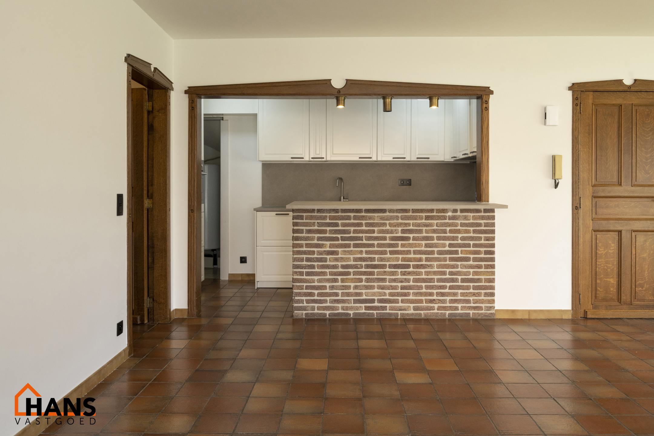 Gelijkvloersappartement deels gerenoveerd. - foto 3