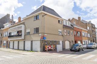 * Dit gebouw is gelegen op de hoek tussen de Blauwkasteelstraat en de Tarwestraat. * Dit pand bestaat uit een zeer ruime woning en 5 garages die...