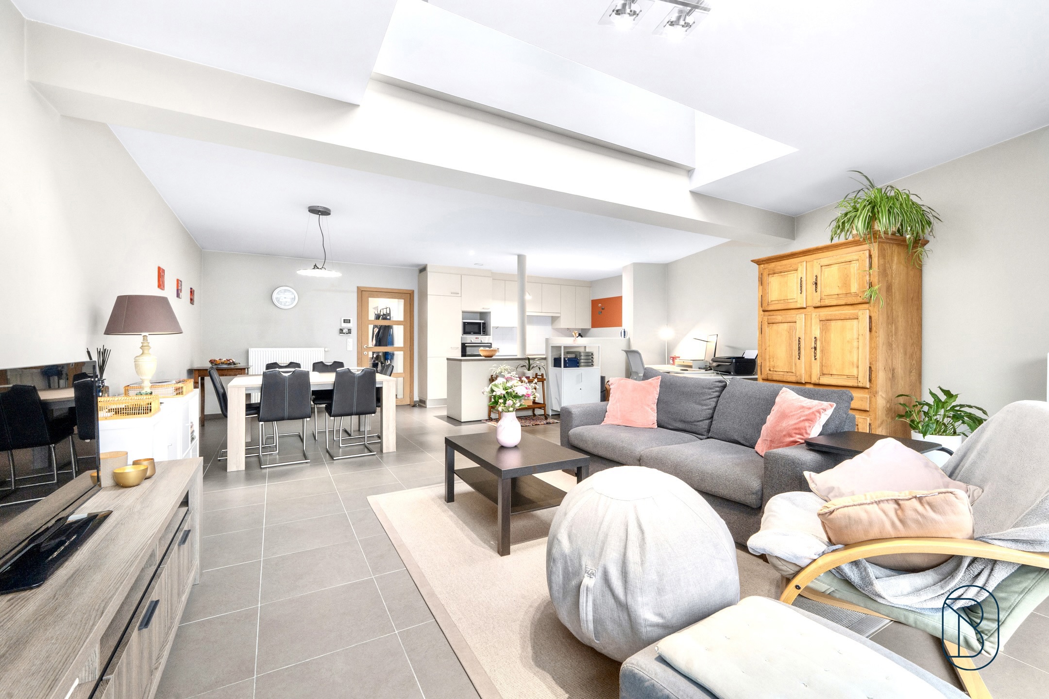 Recent appartement met terras, parkeerplaats én garage.  - foto 4