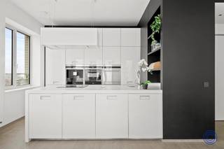 Beschrijving appartementPrachtig afgewerkt appartement met Italiaans design en unieke uitzichten over de stad! Bij binnenkomst in de inkomhal merkt u...
