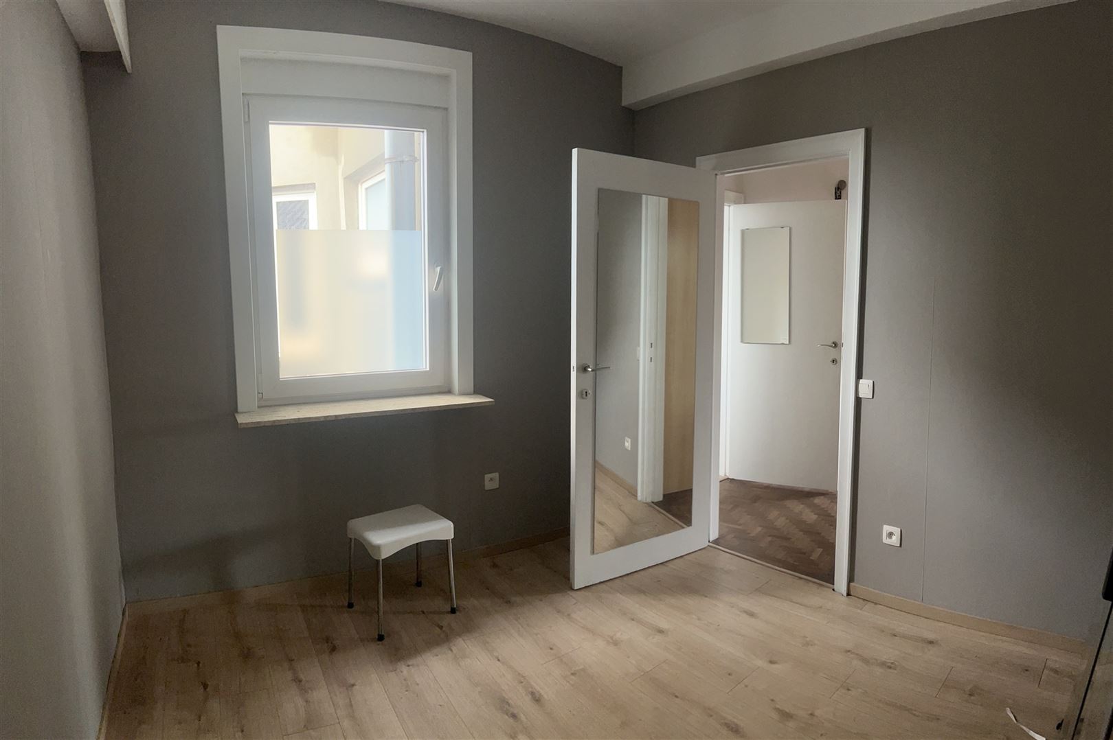 Gezelilg appartement op wandelafstand van het station in Gent. - foto 5