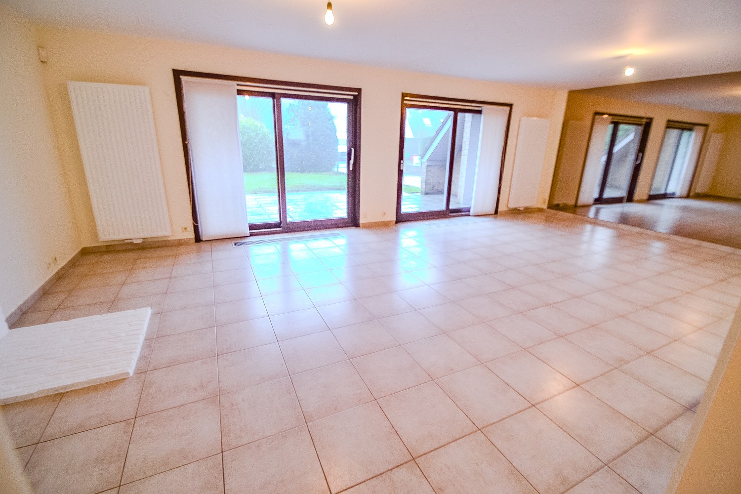 Volledig instapklare villa met 4 slaapkamers in een rustige, doodlopende residentiële villawijk. - foto 5