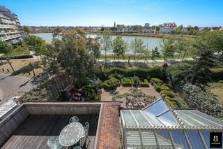 Idéalement située sur la rive ouest discrète du Zegemeer, avec une vue dégagée sur l’eau et une parfaite intimité, à proximité immédiate de La...