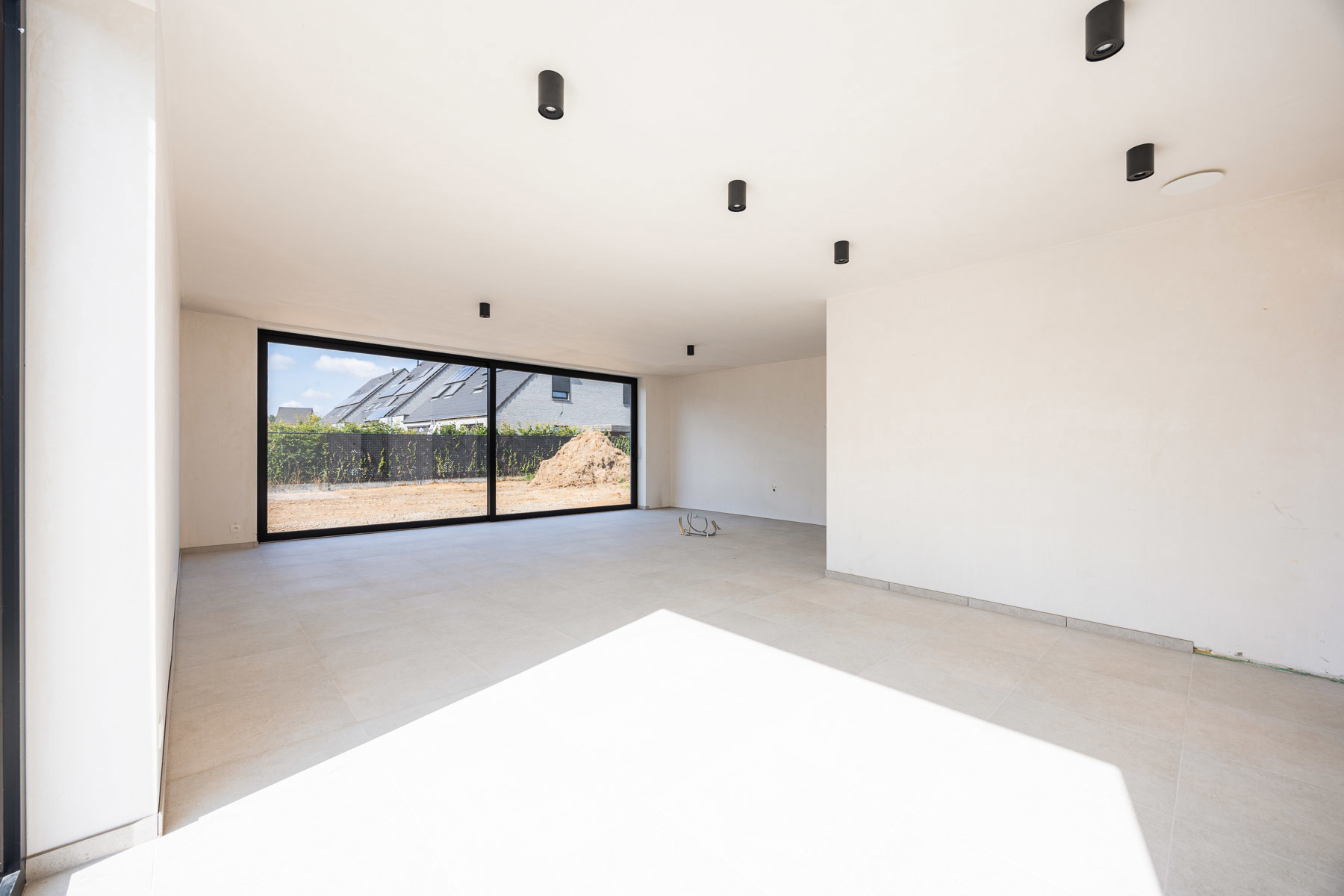 Knappe nieuwbouw villa in gezinsvriendelijke buurt - foto 4
