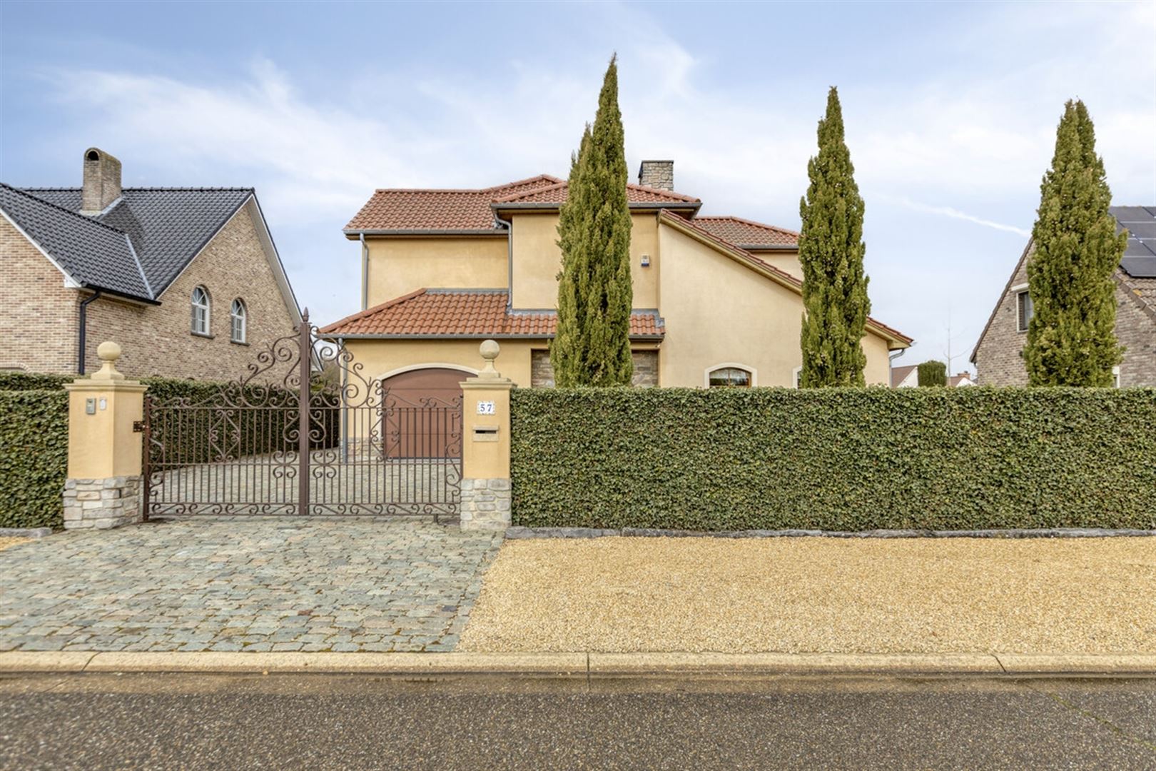 TE KOOP: Toscaanse villa met 3 slaapkamers te Heusden-Zolder! - foto 3