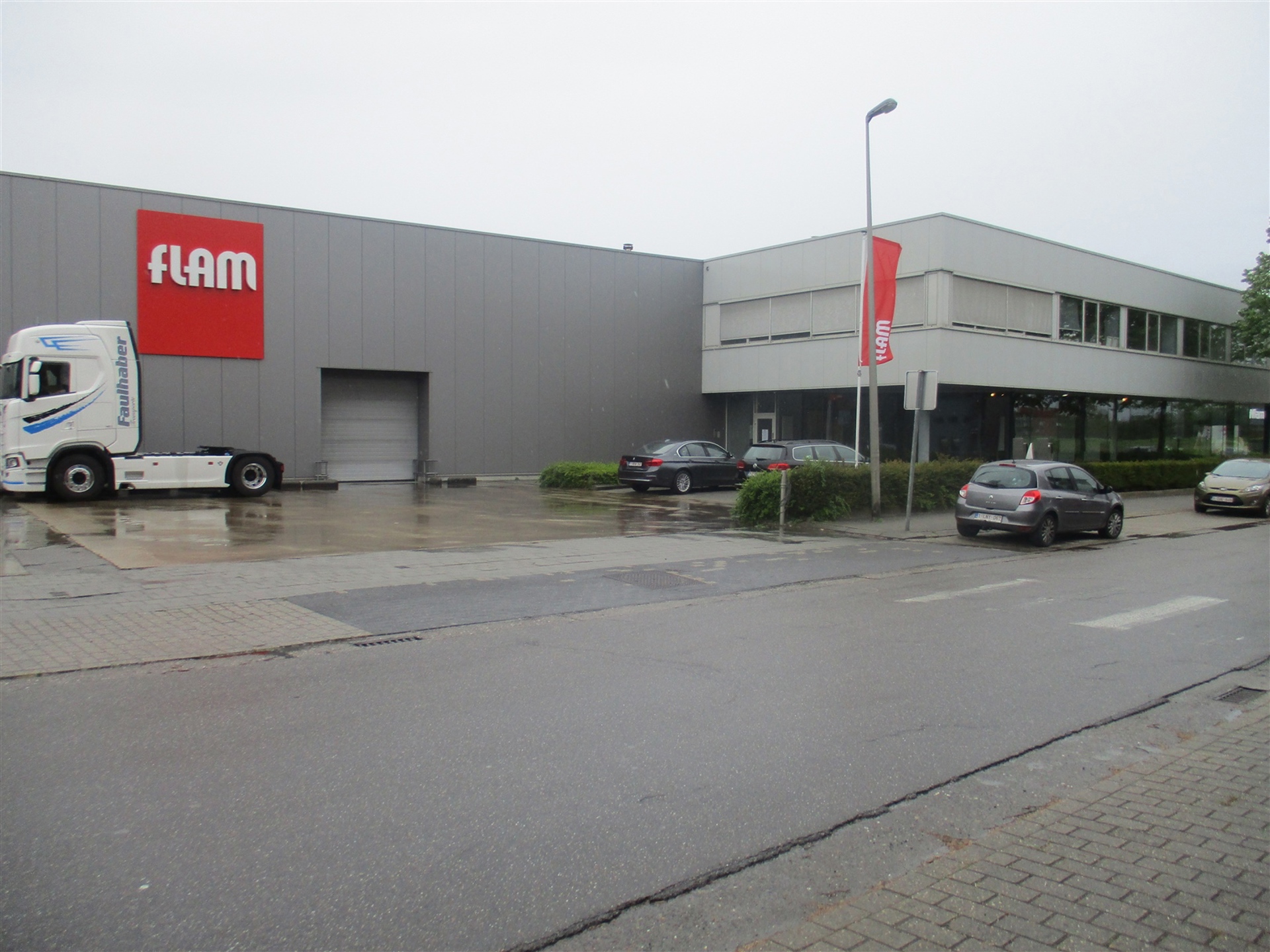 Magazijn 366m² - Unit 5.2 te huur - foto 1