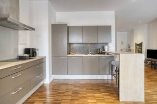 Bright one-bedroom apartment (94 m²) located on Chaussée de Waterloo in Ixelles, within walking distance of Parc Ten Bosch, Avenue Louise, Bois de...