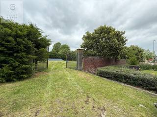 Bouwgrond voor open bebouwing – prachtig hoekperceel van 7a 87ca in NeerwindenNeerwinden – Donkerstraat 1Oppervlakte van 7a 87caIn het charmante en...