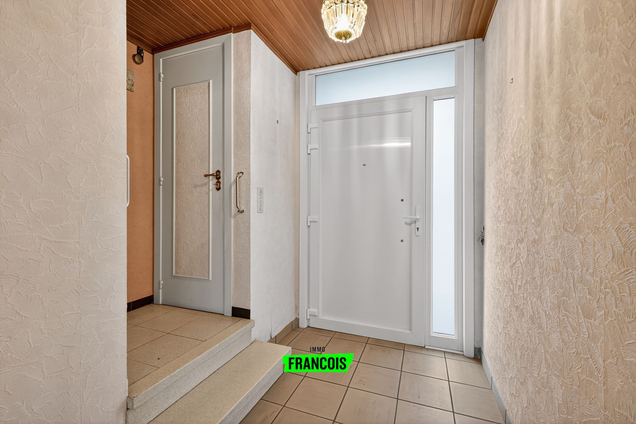 Ruime rijwoning met 4 slaapkamers te koop in centrum Poperinge! - foto 4