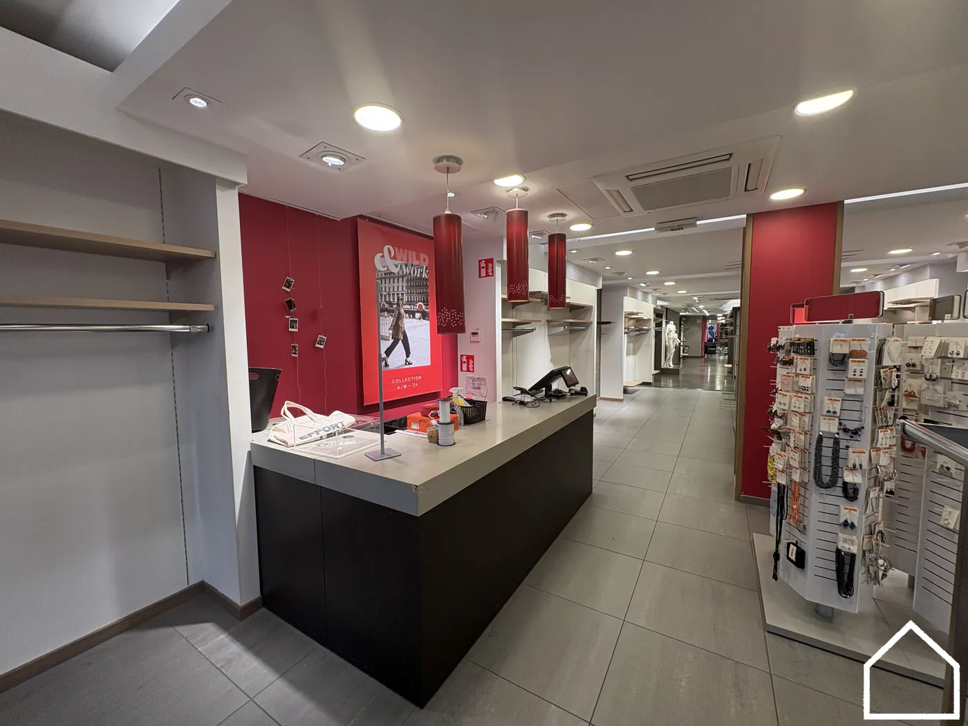 RUIM HANDELSPAND TE HUUR IN HET CENTRUM VAN IEPER - foto 3