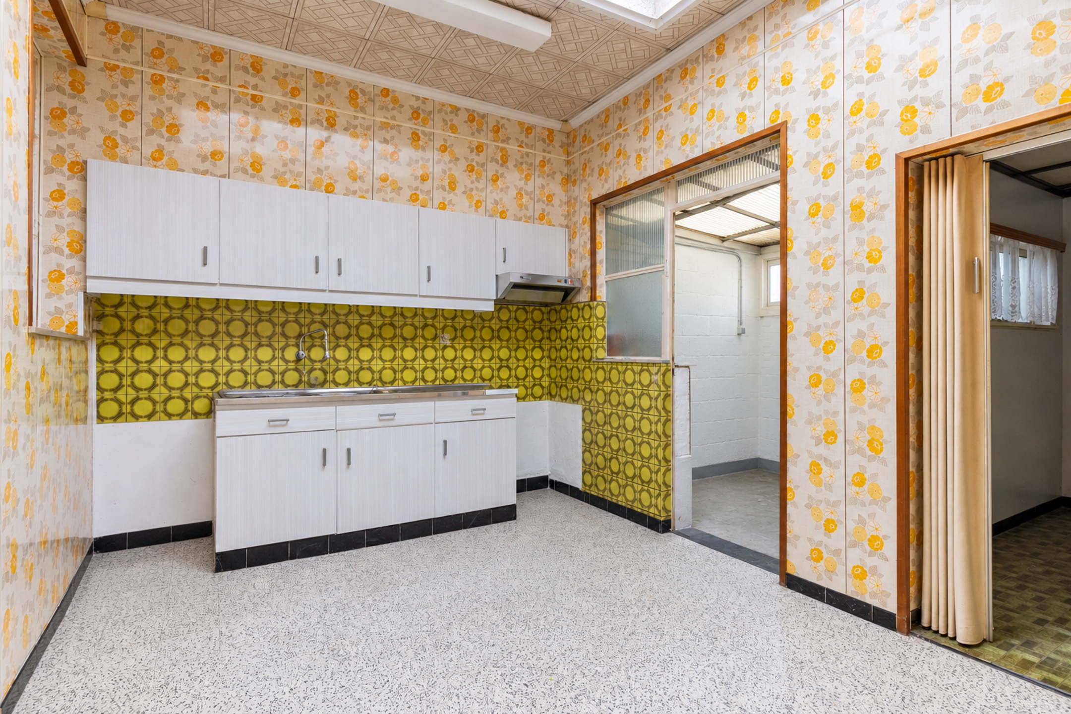 Op te knappen 3 slaapkamer woning + tuin in hartje Rumbeke - foto 5