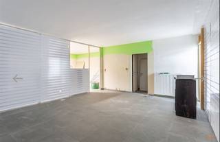 Handelspand te koop in hartje Houthalen 170 m²Gelegen in het centrum van Houthalen, op een zichtlocatie met veel passage, vind je dit ruime...