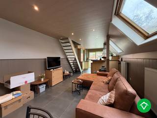 Deze woning is gelegen op een gunstige ligging te Izegem, kortbij de Ring, Frunpark, het stadscentrum, de Colruyt en nog veel meer!De indeling is als...