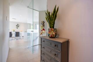 <p>TE KOOP IN KOKSIJDE!<br />Dit appartement is gelegen op een toplocatie in het populaire Koksijde. Het appartement bevindt zich in een kleinschalig gebouw, Villa Ter Duyne, in de duinen op slechts 250m van de zeedijk en het strand. De nabijheid van openbaar vervoer, alle nodige winkels, en het op wandel/fietsafstand gelegen centrum van Koksijde maken van dit appartement de ideale uitvalsbasis voor iemand die graag alles dichtbij heeft.</p>
<p>Het appartement, gebouwd in 2011, is gelegen op de 2<sup>de</sup> verdieping in een gebouw met lift. Het gebouw is gelegen in een rustige residentiële buurt in de duinen. Vanop de 2 terrassen heeft u een prachtig zicht op de duinen. Ideaal om tot rust te komen.</p>
<p>Bij het binnenkomen van het appartement komt u terecht in een ruime inkomhal met ingemaakte kasten. Vervolgens komen we terecht in de grote lichtrijke leefruimte met open volledig uitgeruste keuken. Zowel de living als de keuken hebben toegang tot de zonnige terrassen. Ideaal om het hele jaar door de vertoeven en te ontspannen in alle rust.</p>
<p>De inkomhal/nachthal biedt ook toegang tot de 2 slaapkamers. Beide slaapkamers hebben een eigen badkamer. De ene met ligbad en toilet, de andere met douche.<br />In het appartement is er ook nog een apart gastentoilet aanwezig.</p>
<p>Extra troeven:<br />- Uitstekend afgewerkt<br />- CV op gas<br />- Elektriciteit conform <br /><br />Wees er snel bij en contacteer Bart op het nummer 0477615907 voor het inplannen van een bezoek.</p>