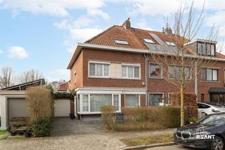 Halfopen bebouwing op toplocatie in de Molenveldwijk te EdegemIn een rustige en residentiële wijk in het gegeerde Edegem bevindt zich deze verzorgde...