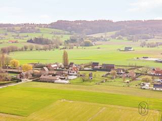 Prachtig gelegen bouwgrond van 2.585 m² te Saint-Sauveur. Het perceel geniet van een schitterend open zicht op Ronse en de Kwaremont, midden in...