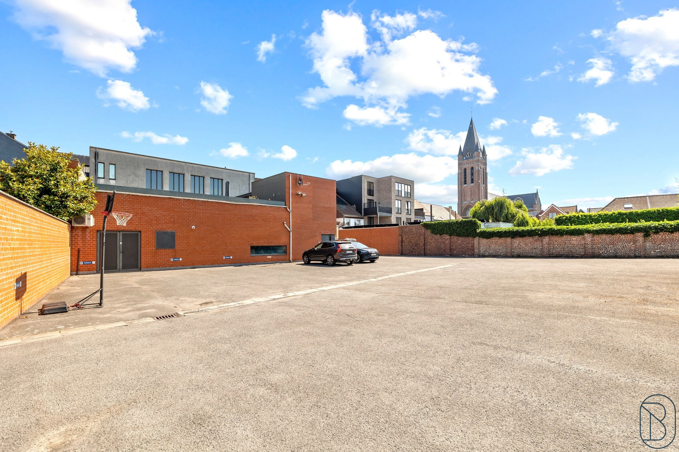 Opbrengsteigendom (winkel + 2 app), parking en 10 garages - foto 5