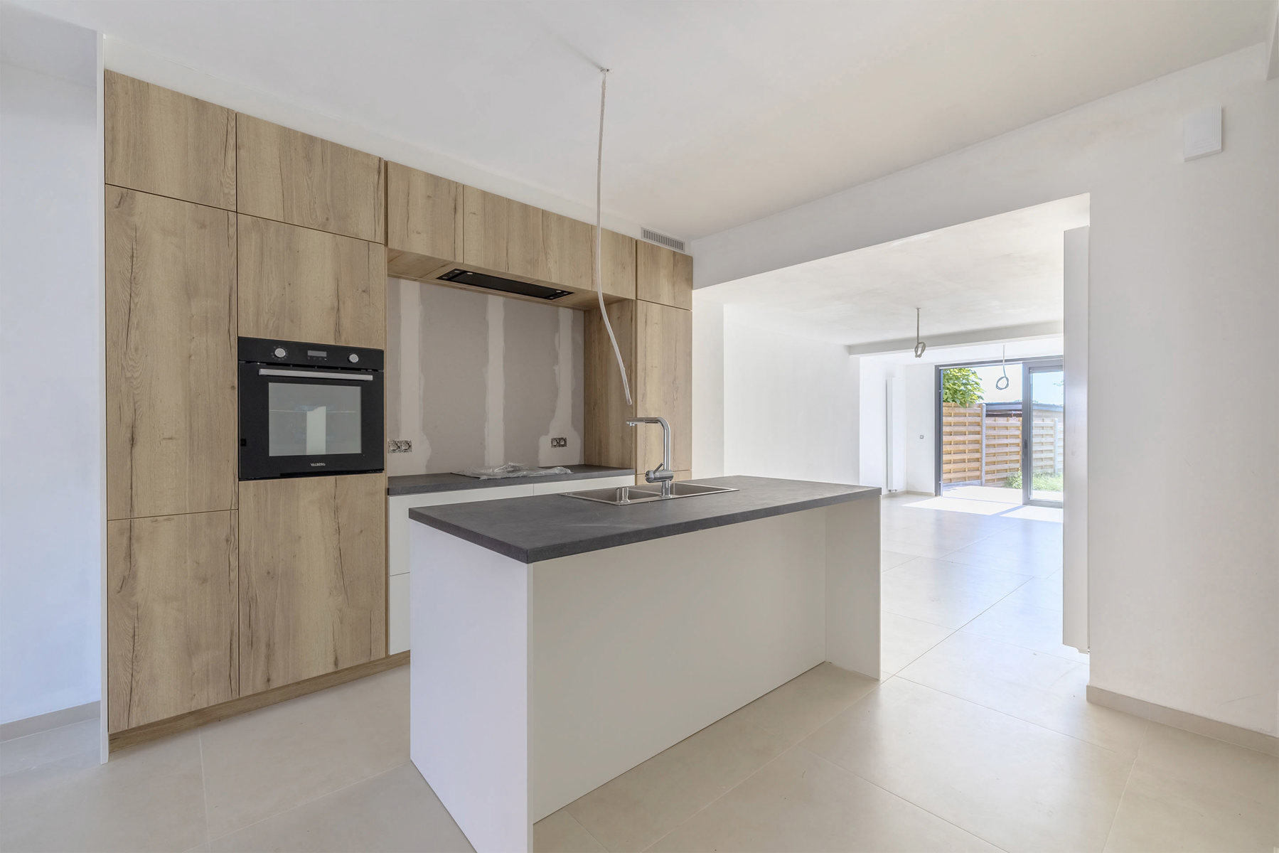 Gerenoveerde woning met 3 slaapkamers en tuin - foto 4