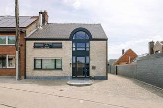 <h1><span>Aalst - Move-in-ready 3-bedroom family home with an office and a double garage</span></h1><p><span>Looking for a spacious family home where comfort and functionality take center stage? This well-maintained home, with a living area of approximately 179 m², was completely renovated between 2005 and 2010 and combines a practical layout with modern living comfort. Thanks to the recently installed air-to-air heat pump (2026), the updated kitchen, and the high-quality renovations, you’ll enjoy a home that’s ready for the future.</span></p><p><span>The home is located at the beginning of a cul-de-sac, allowing you to enjoy a quiet residential setting with little through traffic. At the same time, shops, schools, and major thoroughfares are all nearby.</span></p><p><span>Key features:</span></p><ul><li><span>Quiet location at the beginning of a cul-de-sac </span></li><li><span>Living area of approx. 179 m² </span></li><li><span>Completely renovated between 2005 and 2010 </span></li><li><span>Modern kitchen with an island (2017) </span></li><li><span>New air-to-air heat pump (2026) </span></li><li><span>Double garage and enclosed driveway with gate </span></li><li><span>Separate office or practice space on the ground floor </span></li><li><span>Cozy garden with a covered patio, rainwater cistern, and ornamental pond </span></li></ul><h2><span>Layout</span></h2><p><span>You enter the home through the entry hall, which features practical built-in closets. From the entry hall, you have access to a separate office or practice space, ideal for those who work from home, are looking for a hobby room, or want to combine a self-employed business with living here.</span></p><p><span>You then enter the spacious living area, where the wood-burning stove adds extra ambiance and coziness. At the rear is the fully renovated addition from 2005, which houses the kitchen and utility areas.</span></p><p><span>The modern kitchen with a cooking island was renovated in 2017 and offers all the necessary amenities. Thanks to the large sliding window, there’s a pleasant connection to the covered patio and the garden. This addition also includes a renovated bathroom with a bathtub and shower, a separate guest restroom, a practical storage room with connections for a washer and dryer, and a convenient back entrance.</span></p><p><span>The first floor features three full-sized bedrooms and a separate toilet.</span></p><p><span>Outside, you can enjoy a well-maintained garden with a covered terrace, where you can relax in peace and quiet. The rainwater cistern and the charming ornamental pond are additional highlights. The home also features a gated driveway and a spacious double garage, ideal for multiple cars, bicycles, and extra storage space.</span></p><p><span>Are you looking for a spacious, move-in-ready family home with a practical layout, modern amenities, and a quiet location in Aalst? Then contact us soon to schedule an on-site visit.</span></p><p><span>Asking price: [enter price]</span></p>