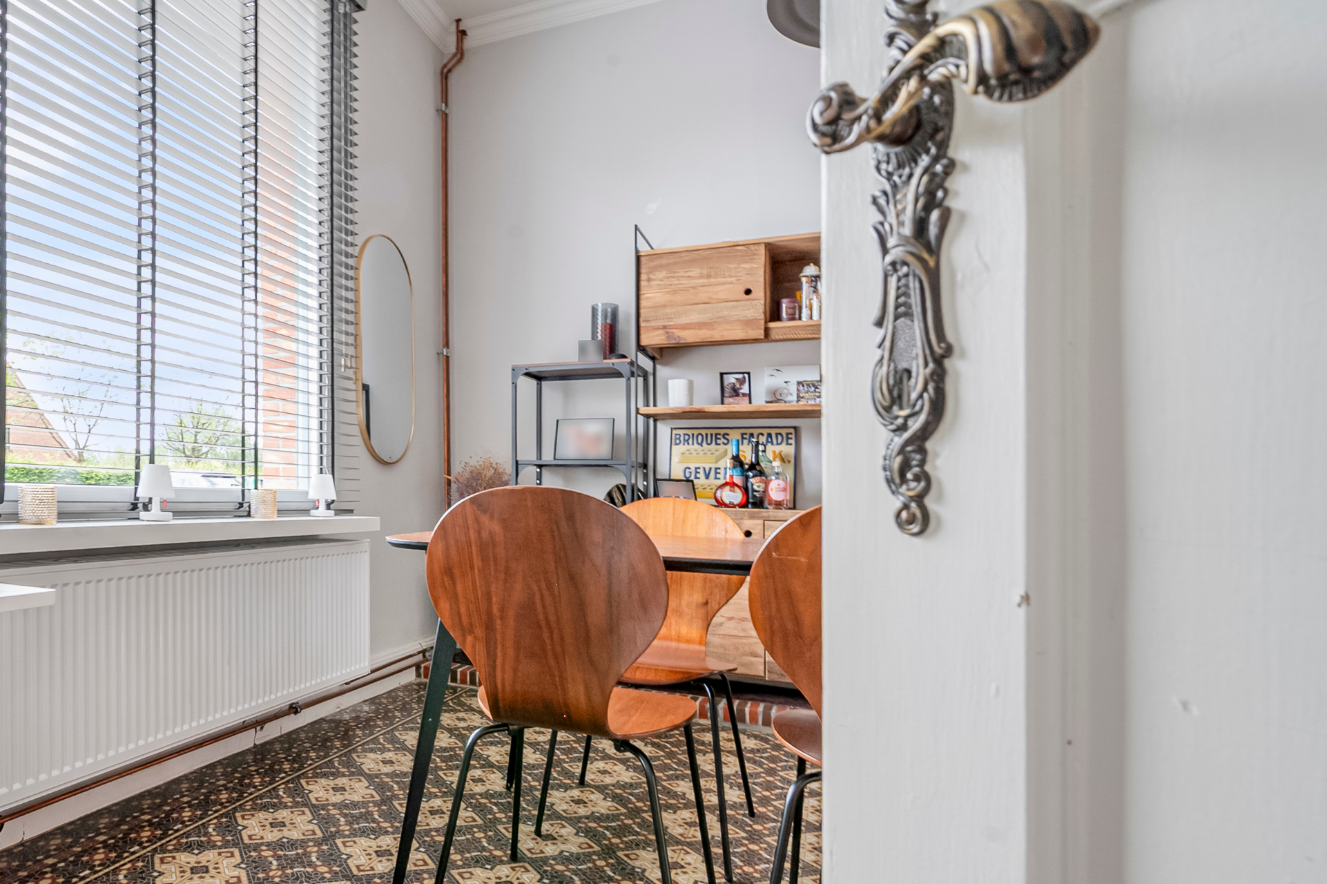 Uiterst charmante woning met 2 slaapkamers in het centrum van Belsele. - foto 3