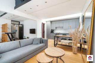 Dit karaktervol en volledig gerenoveerd appartement (2020) combineert charme met hedendaags comfort. Ligging: Dit appartement is gelegen op een mooie...