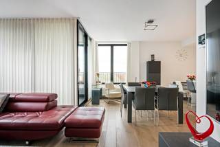 Langs het kanaal Dessel-Schoten, op de terreinen van de voormalige ANCO fabriek te Turnhout is dit TOP afgewerkte appartement op de 8de verdieping...