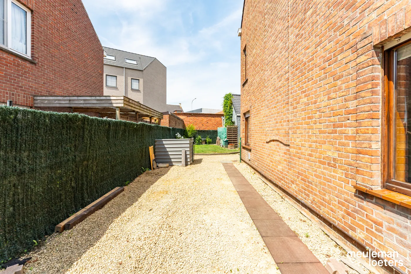 Robuuste halfopen woning met tuin te Oostkamp - foto 5