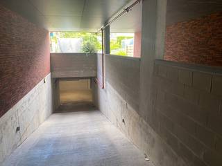 Deze parkings zijn gelegen op een boogscheut van het centraal station.In dit gebouw zijn er nog verschillende ondergrondse staanplaatsen te koop op...