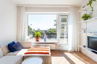 Dit instapklare appartement combineert comfort, licht en een praktische indeling en is daarmee ideaal voor wie op zoek is naar een zorgeloze woonst...