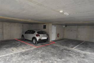 In Residentie Domus Anguli worden vijf staanplaatsen te koop aangeboden. De vraagprijs per staanplaats bedraagt 16.000 EUR. Daarnaast is er...