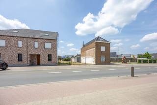 Gelegen nabij centrum Bavikhove ( deelgemeente Harelbeke) vinden we deze bouwgrondDeze grond staat op 713 m² en heeft verschillende invullingen...