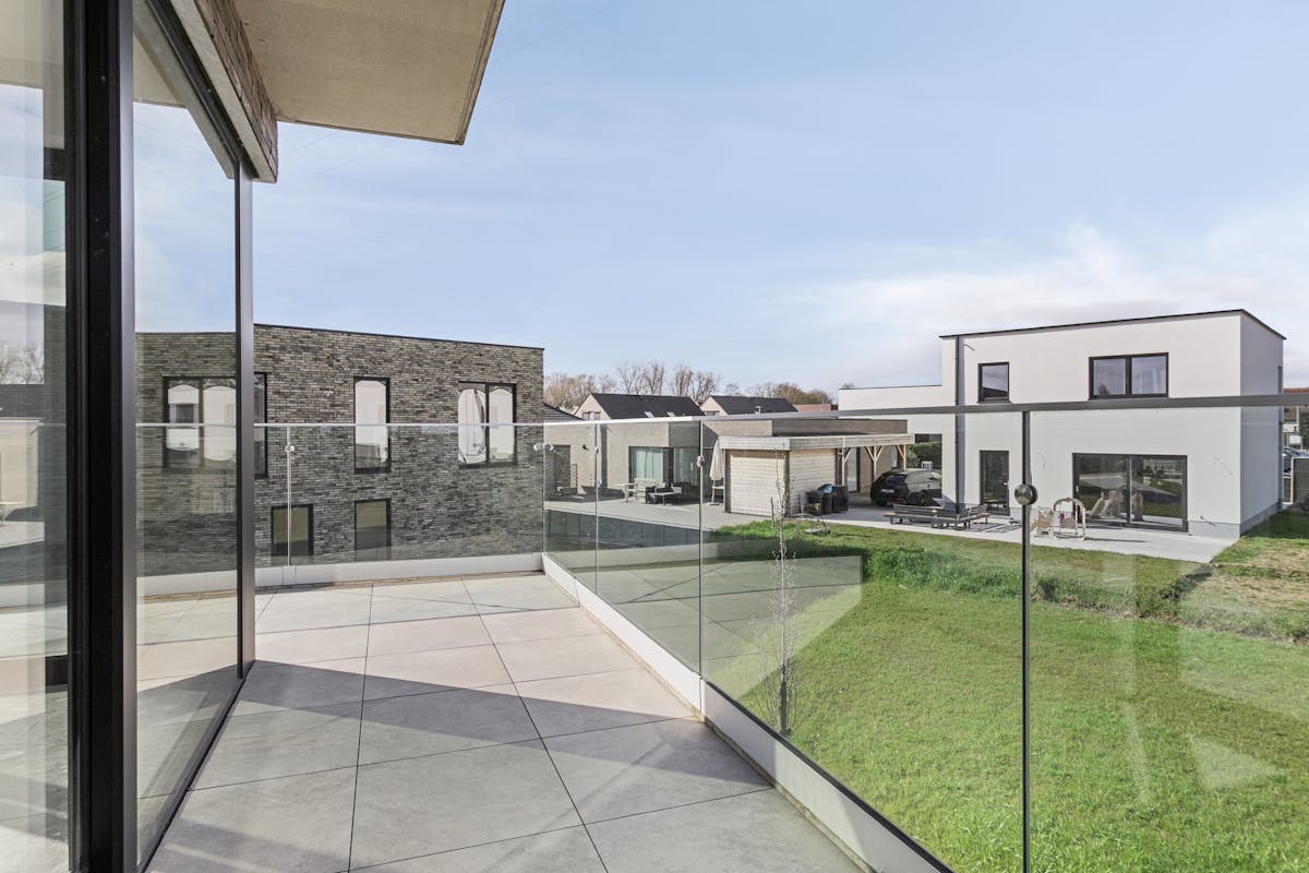 Bright apartment with a spacious terrace for sale in Roeselare - photo 2