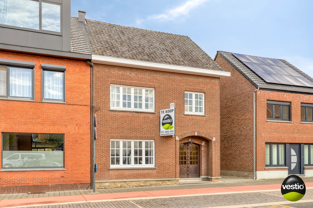 TE RENOVEREN WONING MET 3 SLAAPKAMERS EN GARAGE OP EEN RUIM PERCEEL VAN  8A 29CA IN HARTJE NIEUWERKERKEN - foto 4