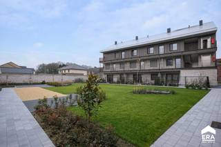Prachtig nieuwbouwappartement op de eerste verdieping met een ruim terras, gelegen in het centrum van Lindelhoeven (Pelt). Residentie Lindeloo,...