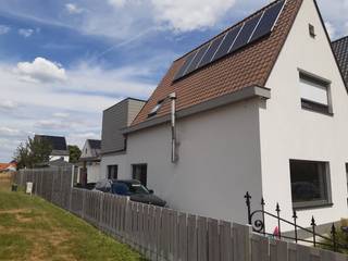 Deze energiezuinige halfopen omvat op het gelijkvloers: een ruime leefruimte, een eigentijdse keuken (die aansluit op de kelder), een...