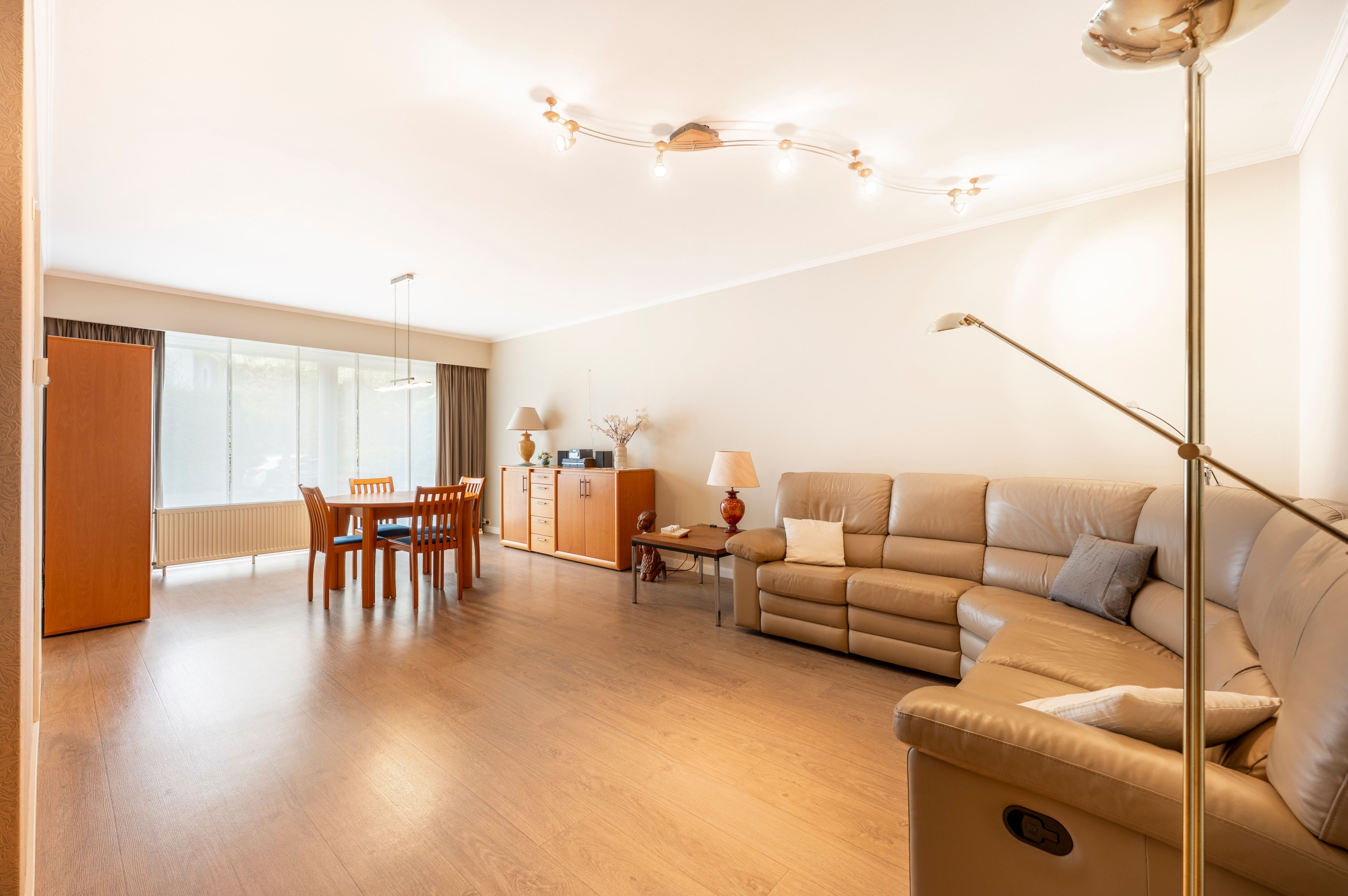 Verzorgd gelijkvloers appartement met 2 slaapkamers en tuin op toplocatie in Ekeren-Mariaburg! - foto 3