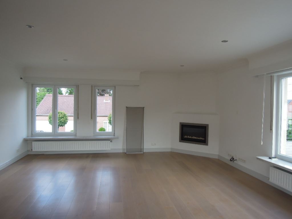 Instapklare appartement (V1)  met 2 slaapkamers en grootzonnig terras. Centrum. - foto 3