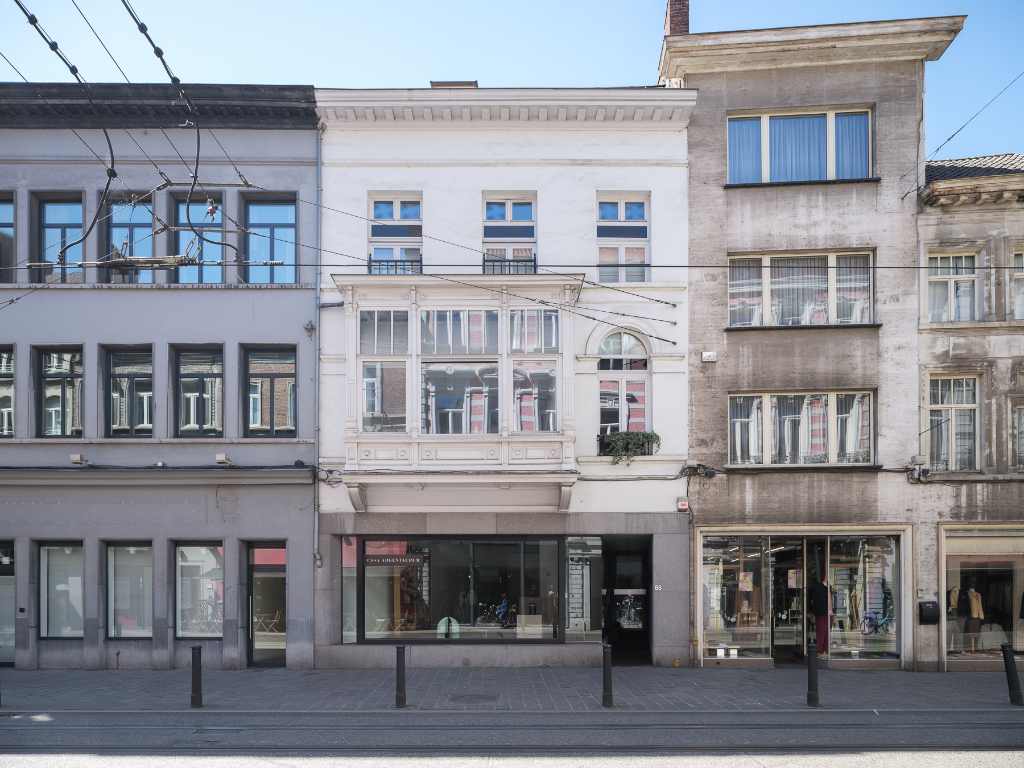 Verhuurde handelsruimte op een absolute toplocatie in Gent - foto 1