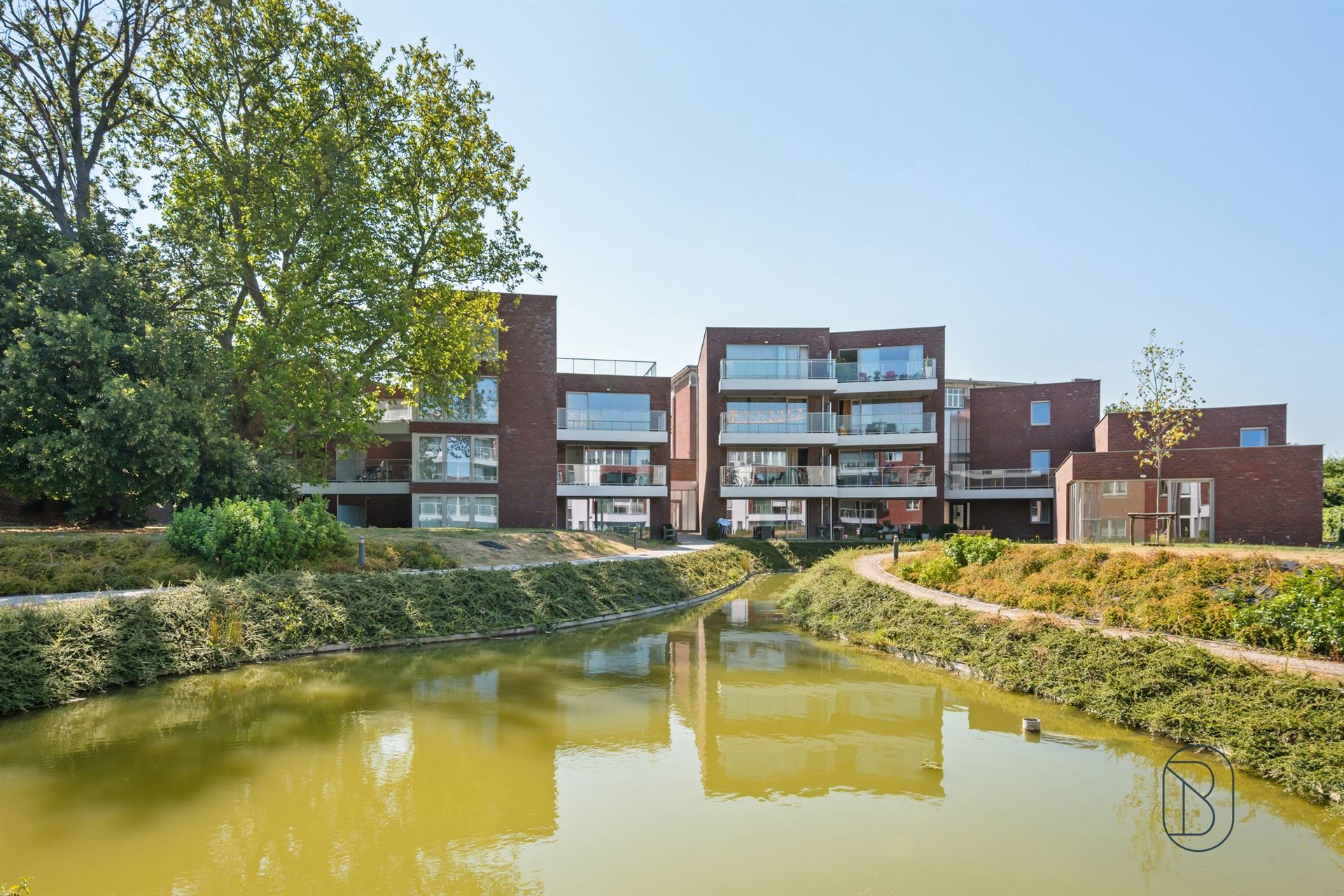 Topgelegen in het centrum: kwalitatief appartement met zicht - foto 2