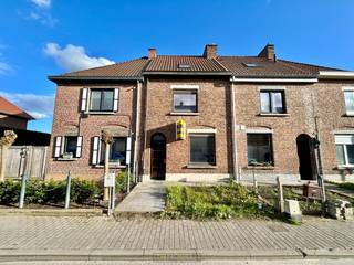 Deze STADSWONING is gelegen op een absolute TOPLOCATIE in Ronse. Op slechts een STEENWORP AFSTAND van het BRUISENDE STADSCENTRUM en nabij het...