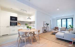 Ontdek dit indrukwekkende 2-slaapkamerappartement op het gelijkvloers in het UNIQ vastgoedproject! Met een royaal oppervlakte van 104m² biedt...