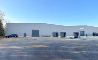 Logistiek magazijn te huur in Herstal, gelegen in een belangrijke distributieregio langs de snelweg E40 (Brussel-Keulen). Het gebouw beschikt...