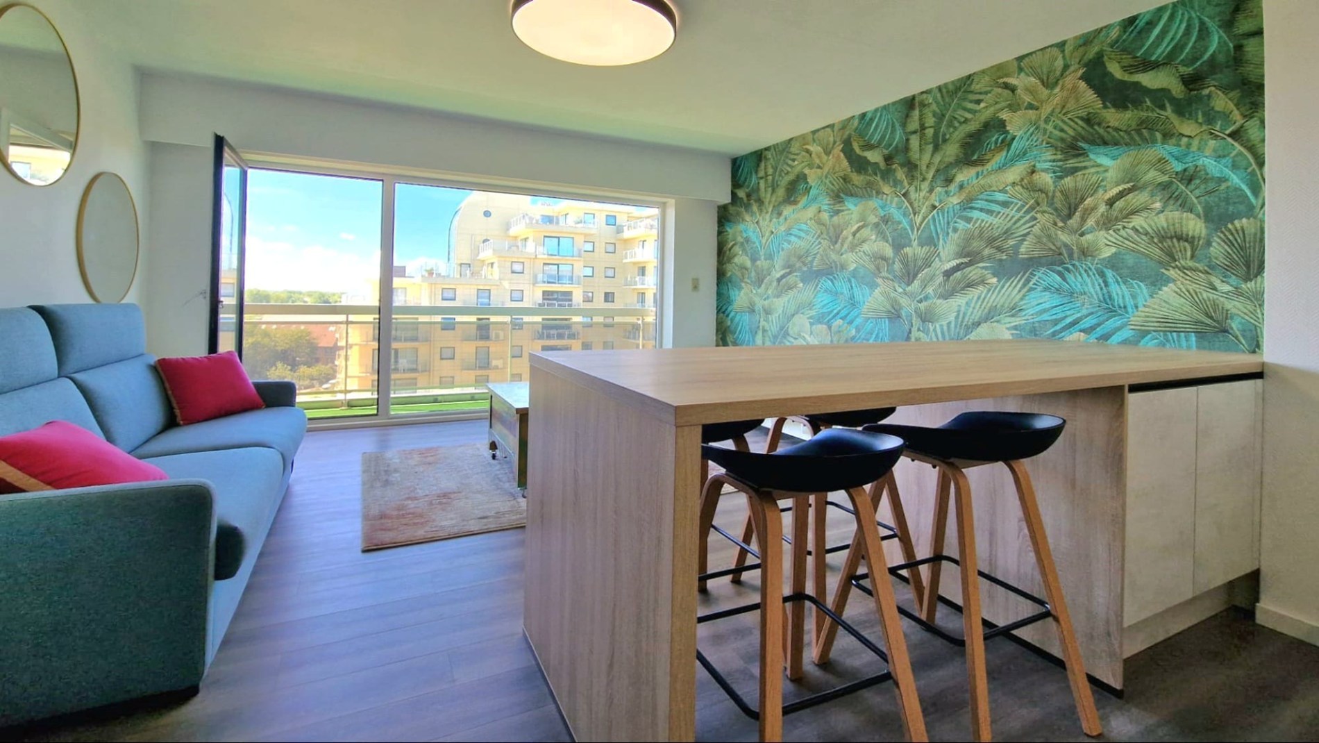 COMPLEET GERENOVEERDE STUDIO MET SLAAPHOEK EN ZONNETERRAS EN ZIJDELINGS ZEEZICHT GELEGEN OP DE PRACHTIGE LEOPOLD I ESPLANADE TE DE PANNE - foto 5